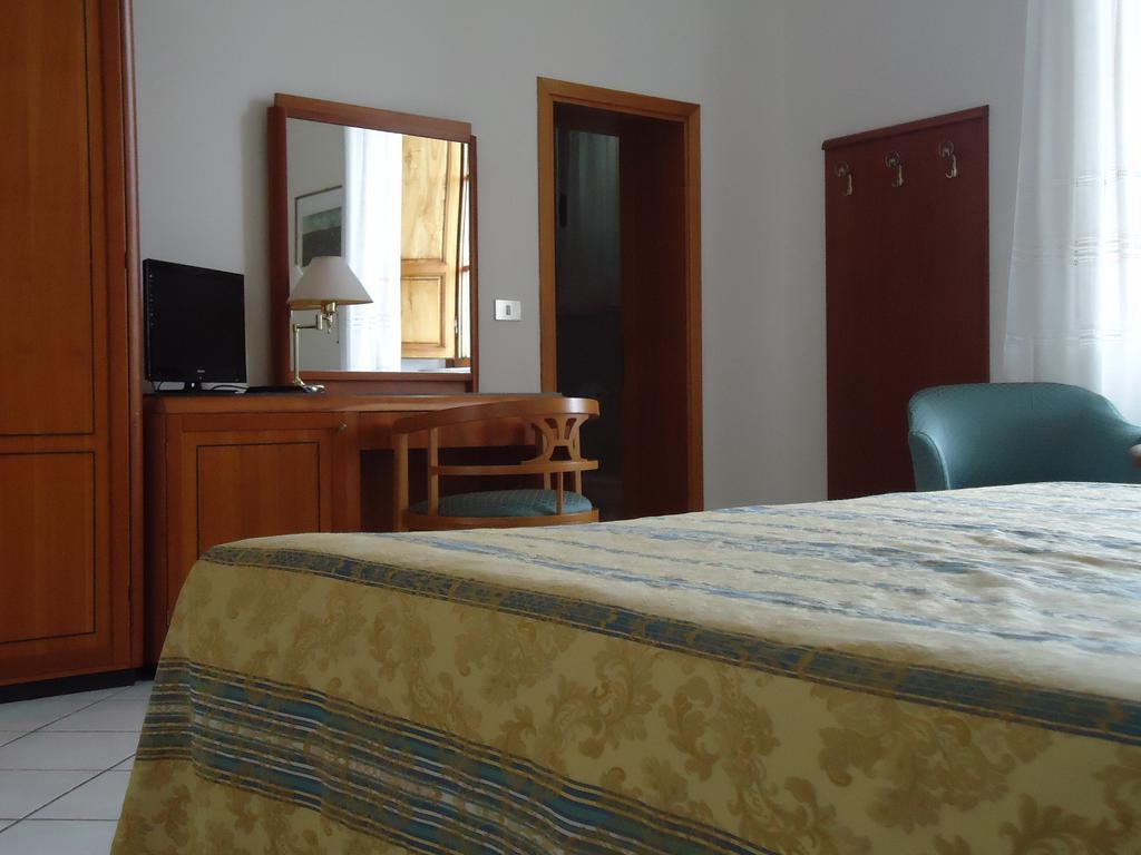 Albergo Roma Casciana Terme Rum bild